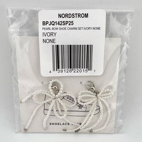Nordstrom White Pearl Bow Shoe Charms - NWT - I have 3 pairs - Picture 3 of 5